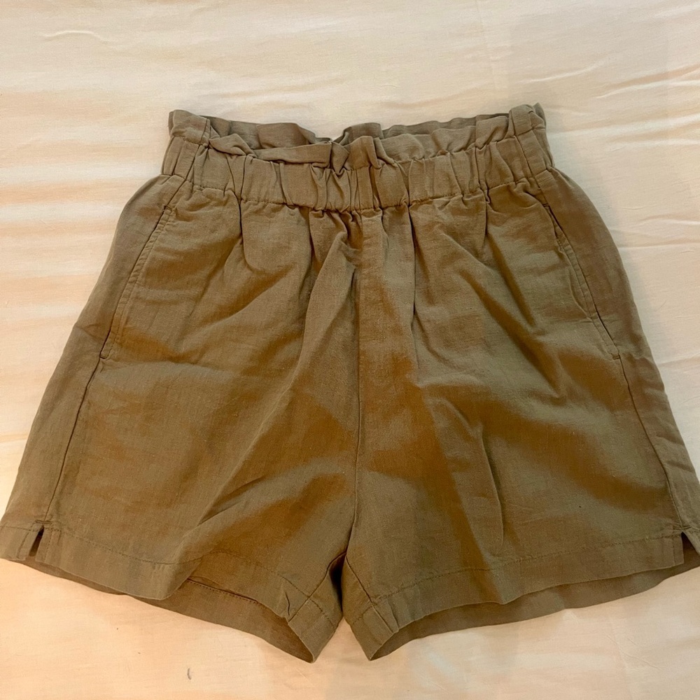army green H&M shorts paperbag high waist